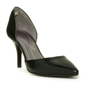 Tahari Coco Pumps