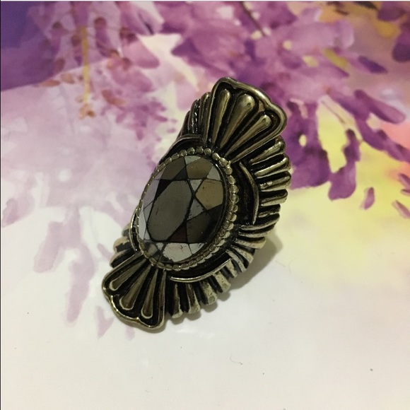 VINTAGE RING