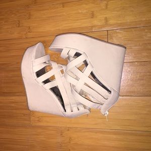 Nude wedges
