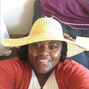 Meet your Posher, Clara