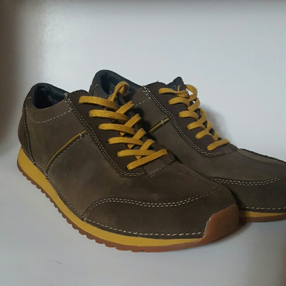 Clarks Nexie Flow shoes