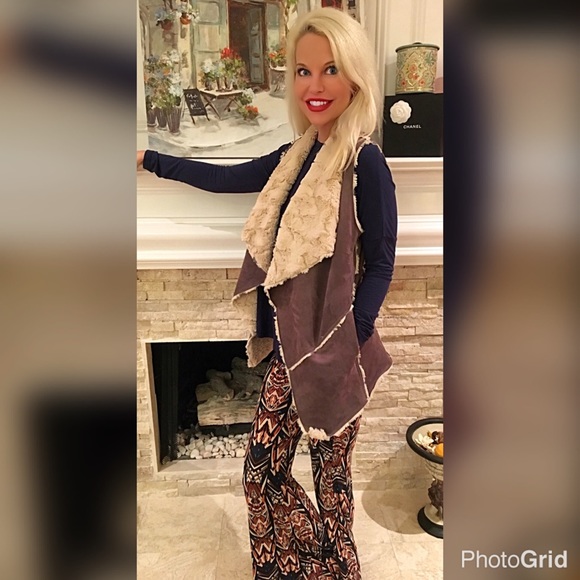 LAST 1! ❤️ suede shearling vest! Stunning - Picture 3 of 3
