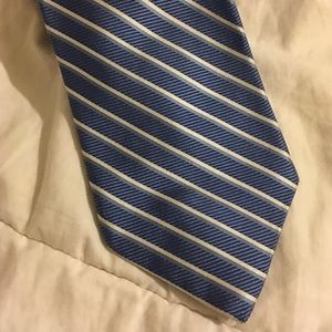 Brooks Brothers stripe blue white necktie
