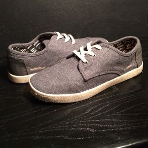 TOMS Movember Paseo NWOT (women's 9/ men's 7)