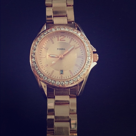 Rose gold Fossil watch