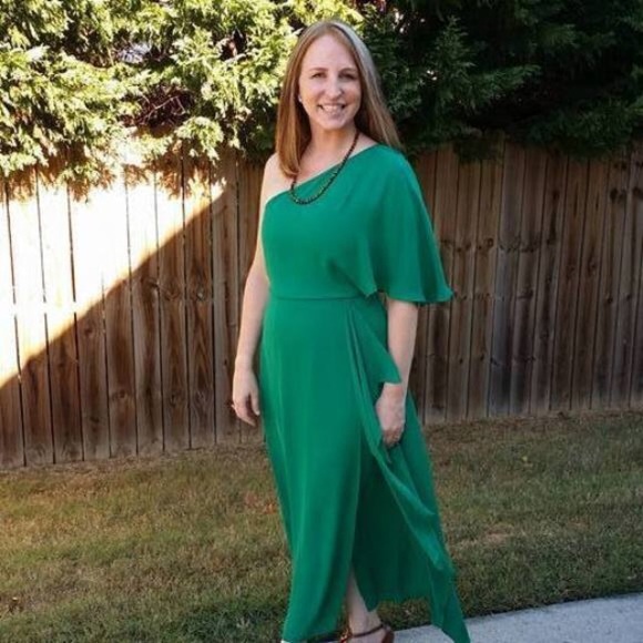 Meet your Posher, Jenny - Picture 3 of 3