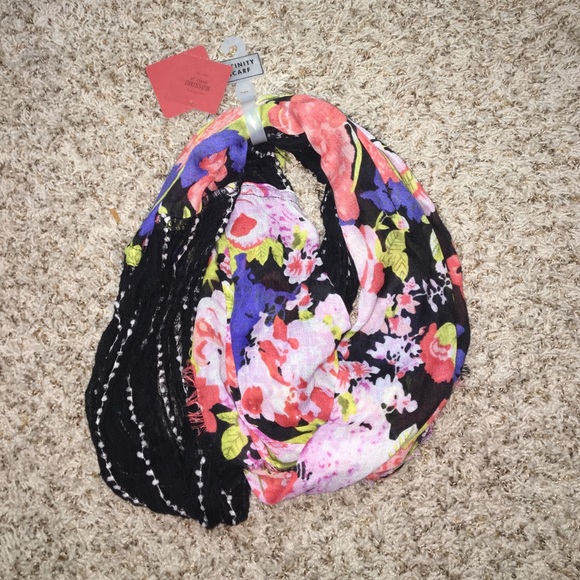BUNDLE SALE Mossimo Infinity Scarf