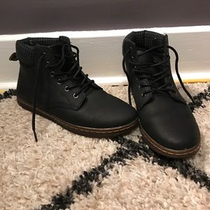 **DR. MARTENS TOBIAS BOOT!!!!