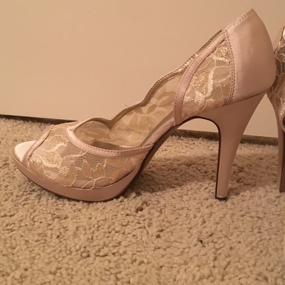Formal Heels - Picture 3 of 4