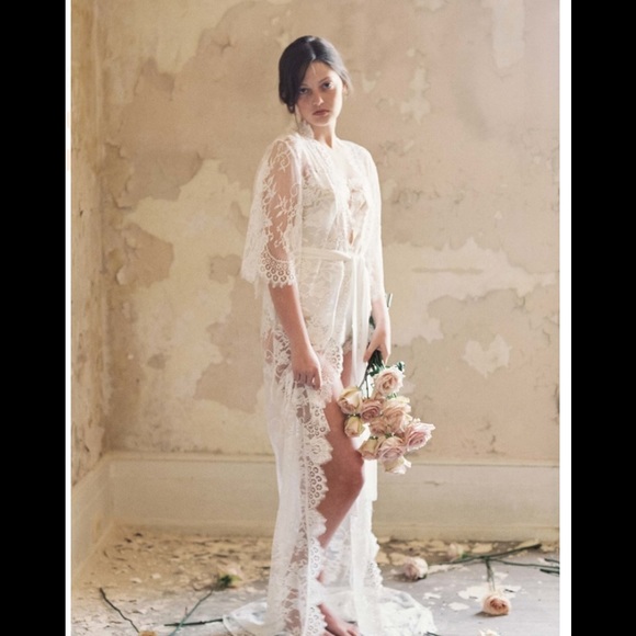 Swan Queen Lace Bridal Long Dressing Gown