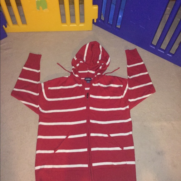 MEN'S BLUE OCEAN SWEATER.  SIZE LARGE