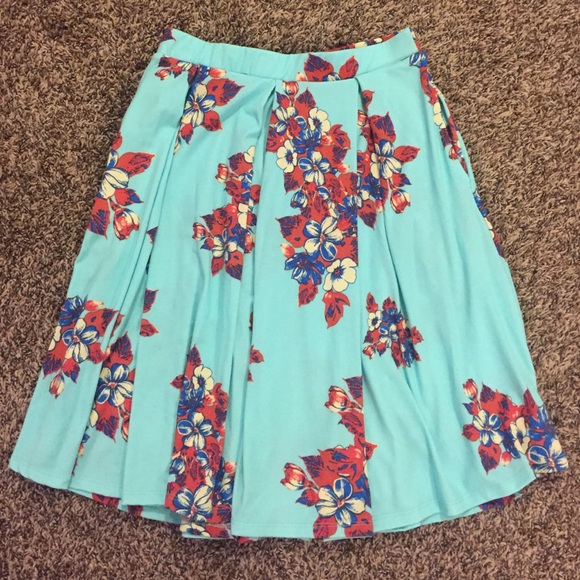 NWOT LulaRoe Madison skirt size M