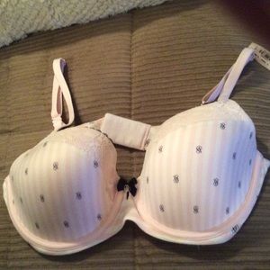 NWT Victoria Secret signature bra