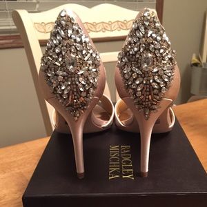 Size 8.5 badgley mischka wedding heels