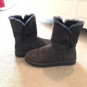 Brown Bailey button uggs worn 3 times