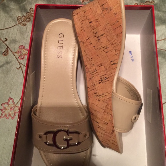 Guess Shoes - Picture 2 of 2