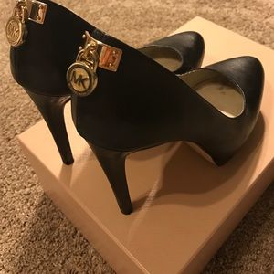 Michael Kors Hamilton heels