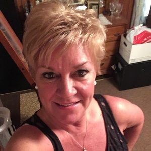 Meet your Posher, Debbie