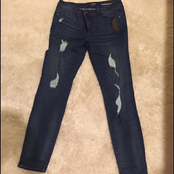 Brand new never worn Bebe jeans