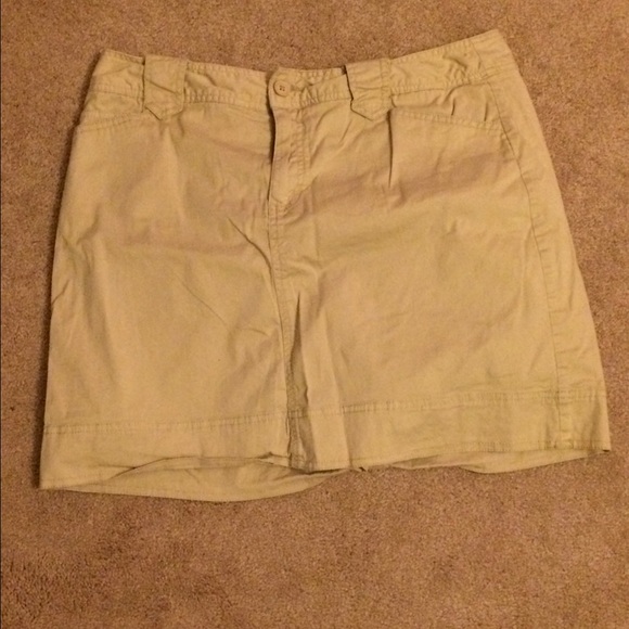 Khaki skort - Picture 1 of 4
