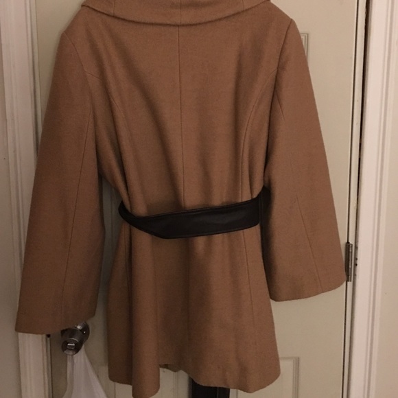 Beautiful, Tan wool wrap coat - Picture 2 of 2