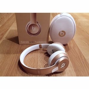 Beats by Dr. Dre Solo2 Bluetooth Wireless