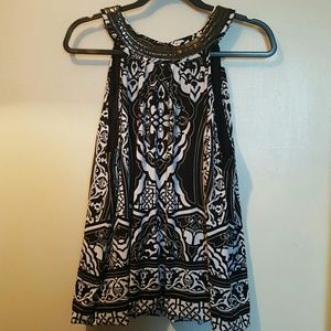 NWT Alfani tank with beautiful detailed neckline