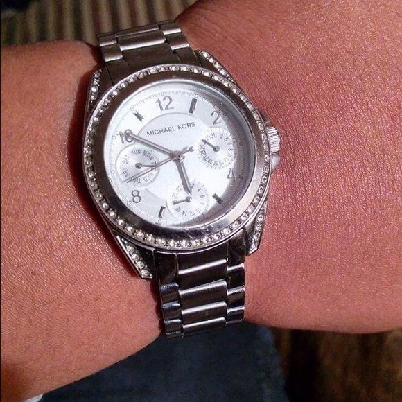 Taking REASONABLE OFFERS!!! MICHAEL KORS watch