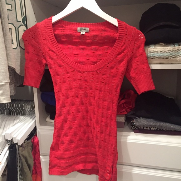 GUESS top