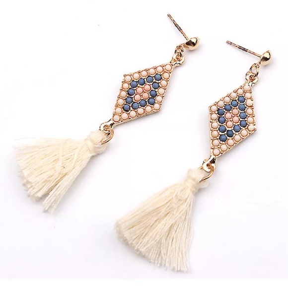 Jewelry - HP💫Boho Style Tassel Earrings