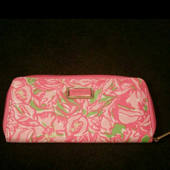 Lilly Pulitzer clutch