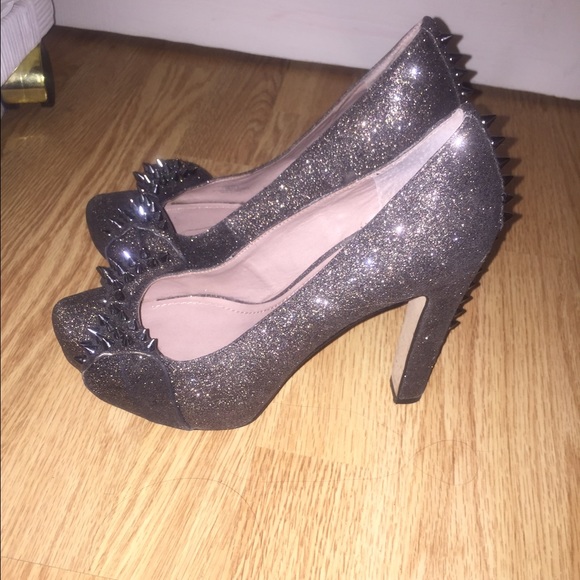 Vince Camuto Jamma Studded Pumps - Picture 2 of 3