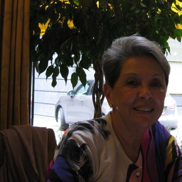 Meet your Posher, Zoila - Picture 1 of 1