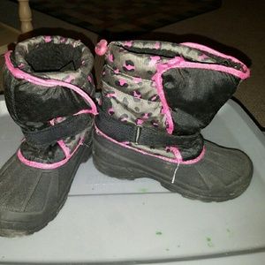 Girls snow boots