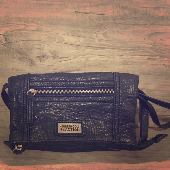 Kenneth Cole Reaction Cross Body/Wristlet