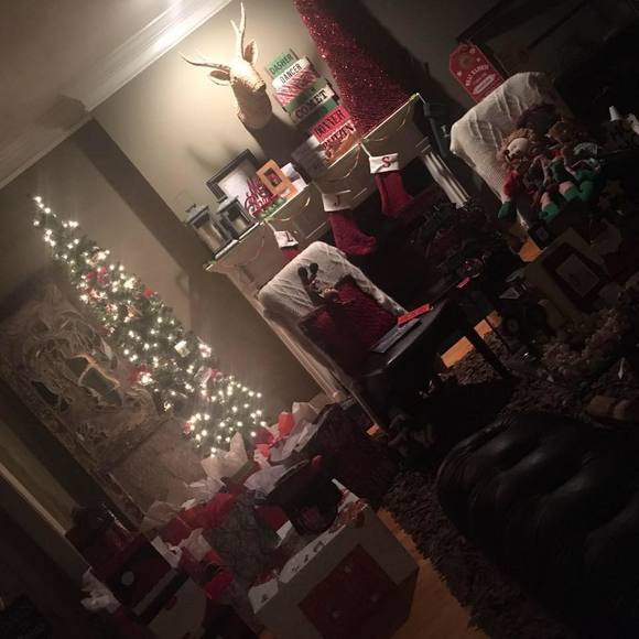 Meet your Posher, Lupita - Picture 1 of 1