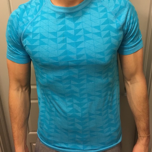 Fabletics Mens Athletic Shirt