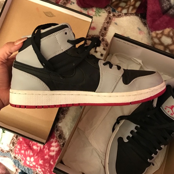 Air Jordan - Picture 2 of 3