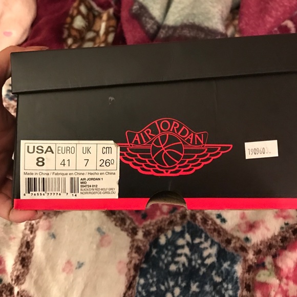 Air Jordan - Picture 3 of 3