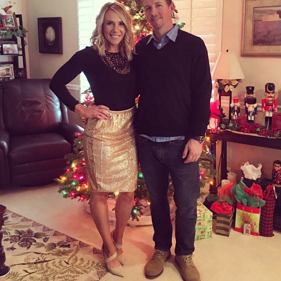 Vici Dresses & Skirts - Sequined rose gold skirt. Worn once, MEDIUM