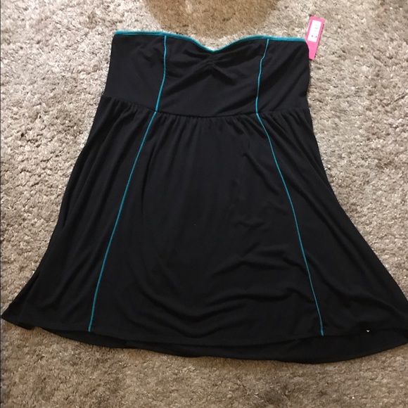 Strapless black dress with teal outline