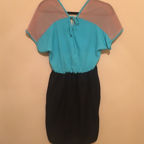 Dress - Picture 3 of 4