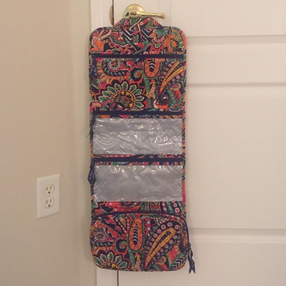 Vera Bradley hanging travel bathroom/cosmetic case