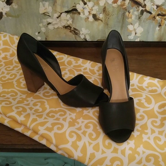 Price drop! Franco Sarto leather heals