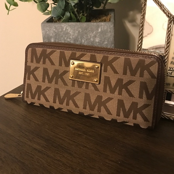 Michael Kors wallet
