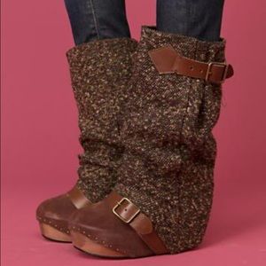 Free People Irregular Choice Longer Lashes Clog