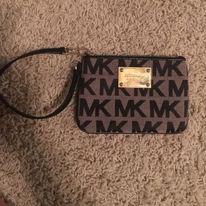 Michael kors wristlet