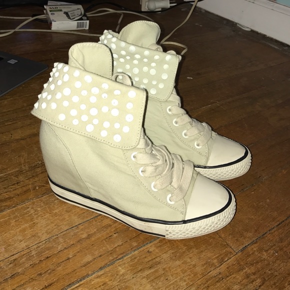 Converse Style Wedges Spiked Sneakers in Cream