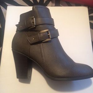 Ankle boots with a heel