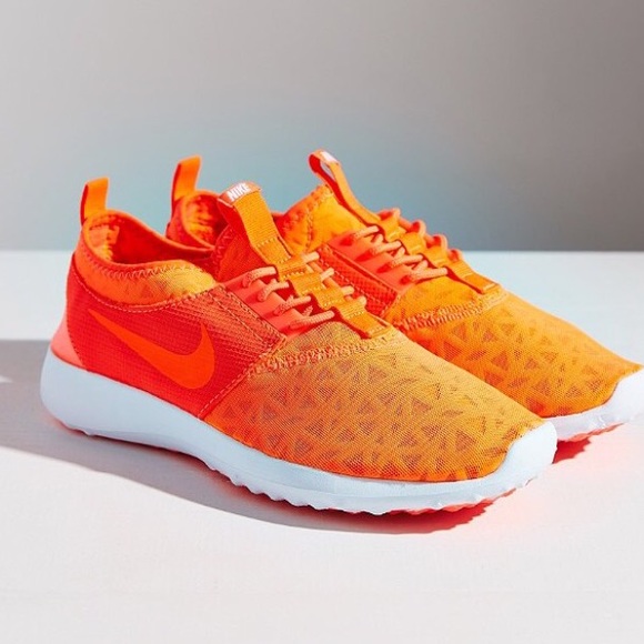 💗NWT Nike Juvenate Crimson Shoes